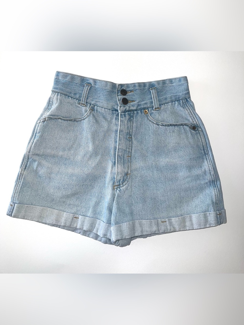 Vintage Chazzz High-Waist Light Blue Denim Cuffed Shorts Sz 7